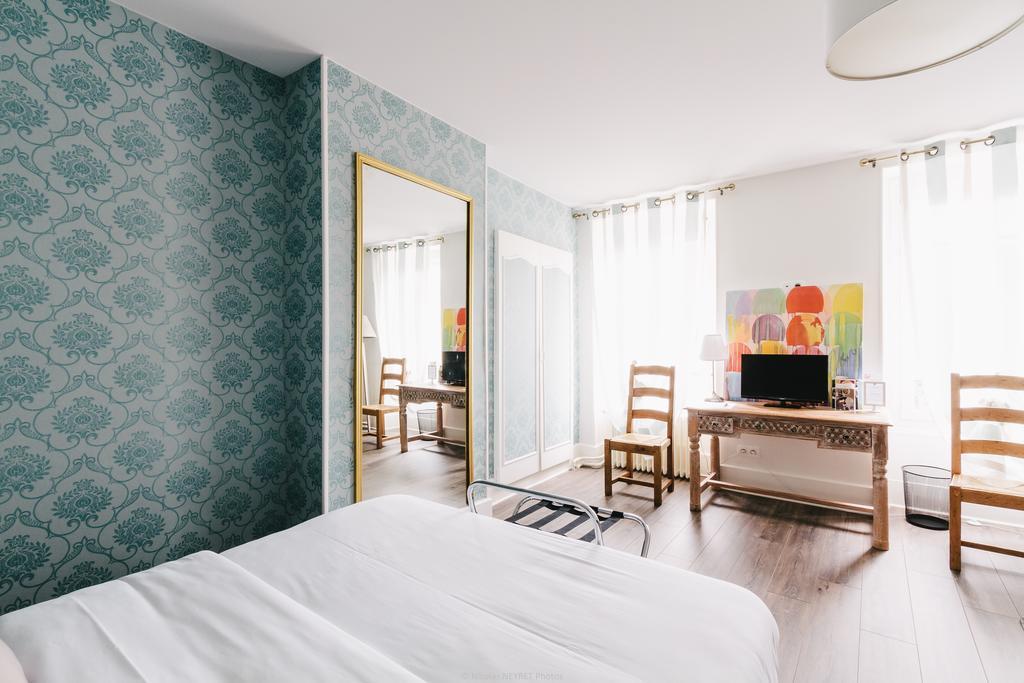 Hotel Le Central Boussac  외부 사진